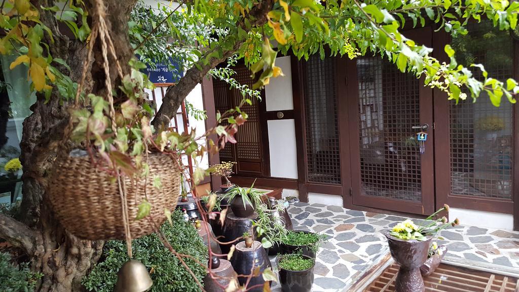 Inyeon Hanok Guesthouse Jeonju Bagian luar foto
