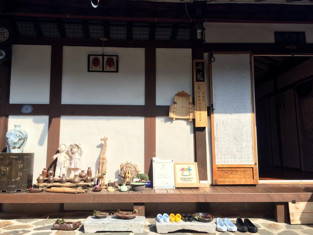 Inyeon Hanok Guesthouse Jeonju Bagian luar foto
