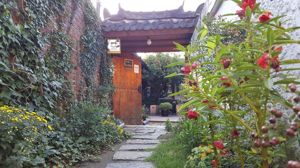 Inyeon Hanok Guesthouse Jeonju Bagian luar foto