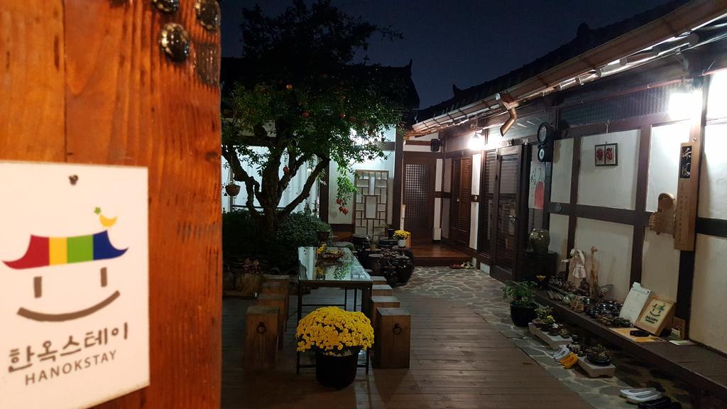 Inyeon Hanok Guesthouse Jeonju Bagian luar foto