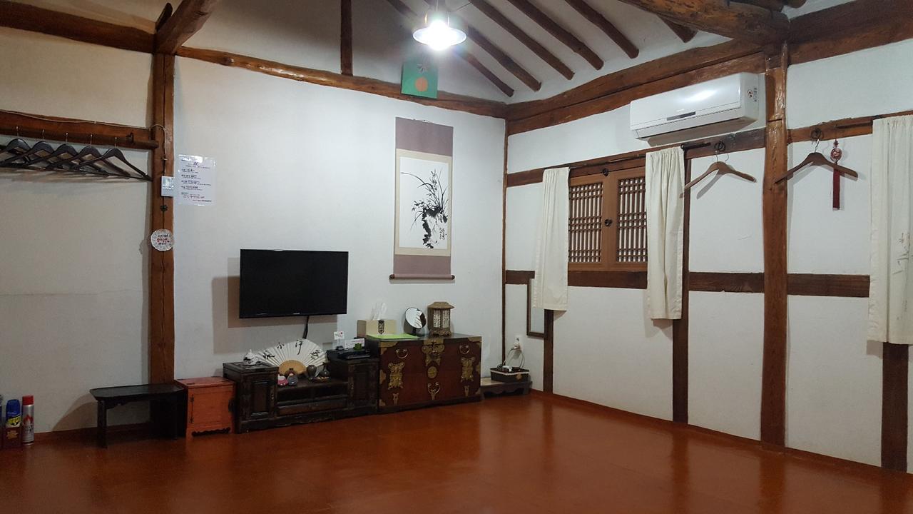 Inyeon Hanok Guesthouse Jeonju Bagian luar foto