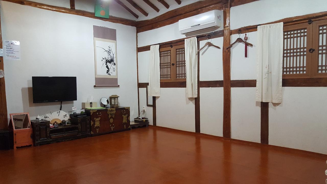Inyeon Hanok Guesthouse Jeonju Bagian luar foto
