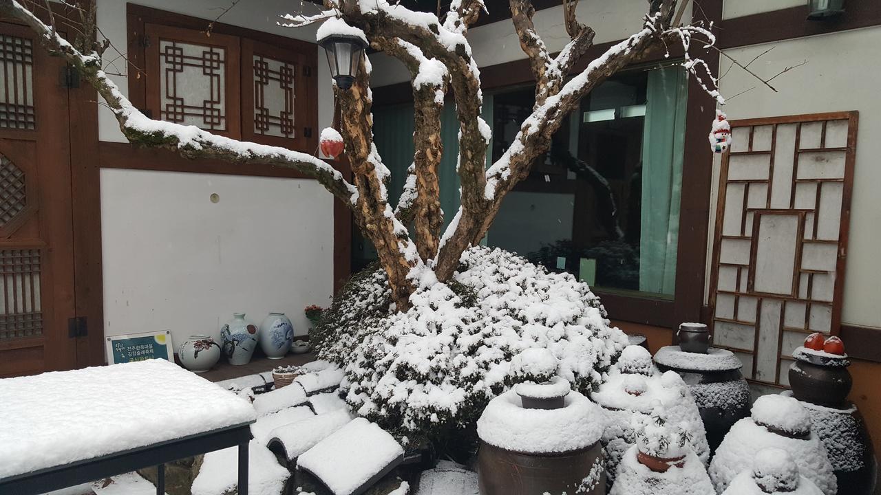 Inyeon Hanok Guesthouse Jeonju Bagian luar foto