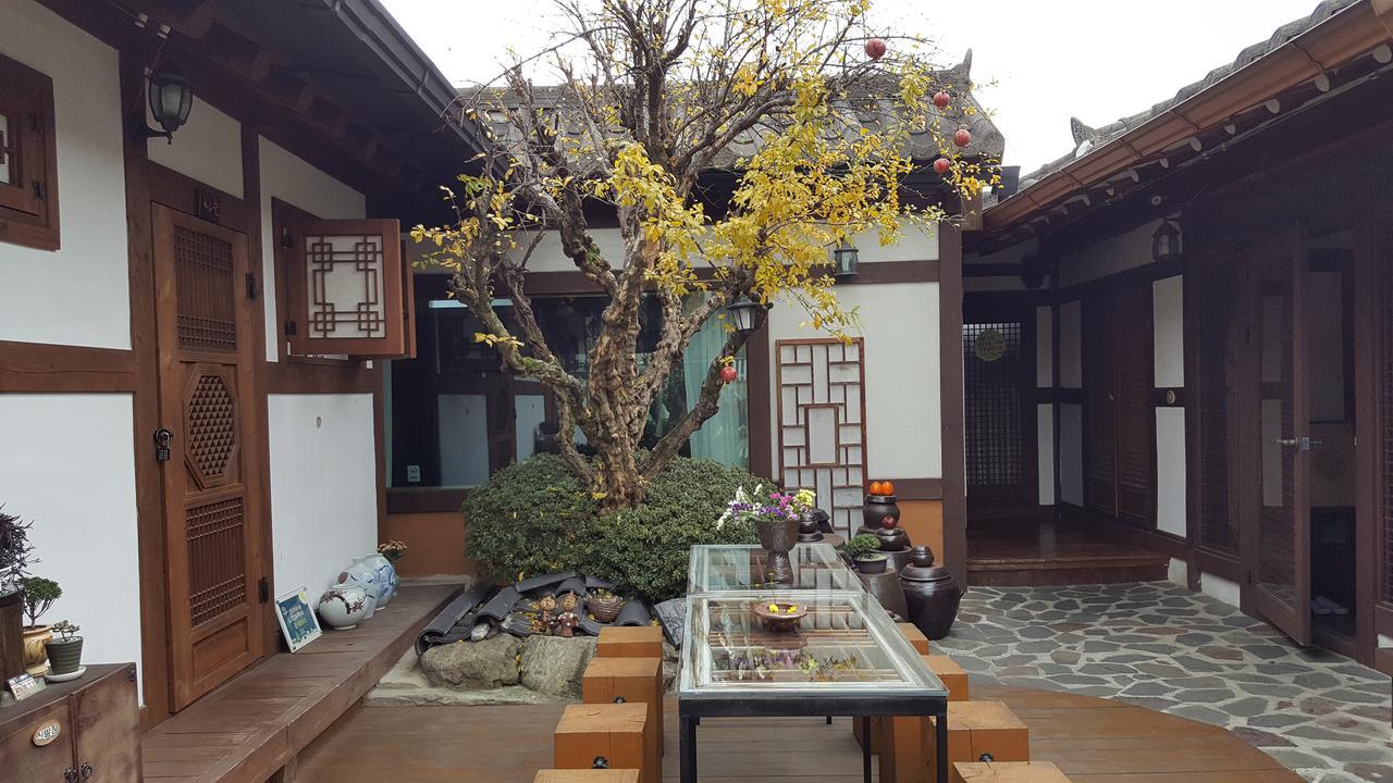 Inyeon Hanok Guesthouse Jeonju Bagian luar foto