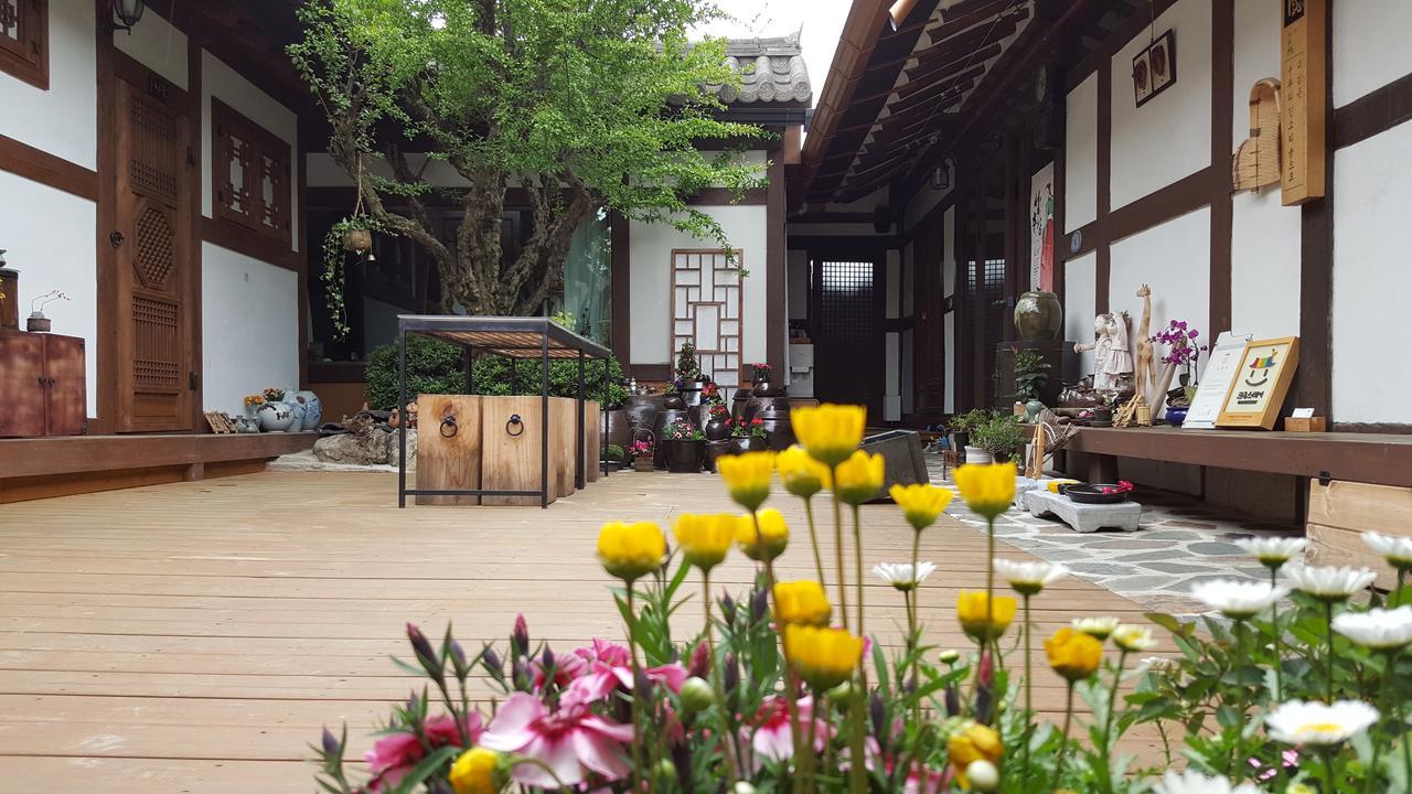 Inyeon Hanok Guesthouse Jeonju Bagian luar foto