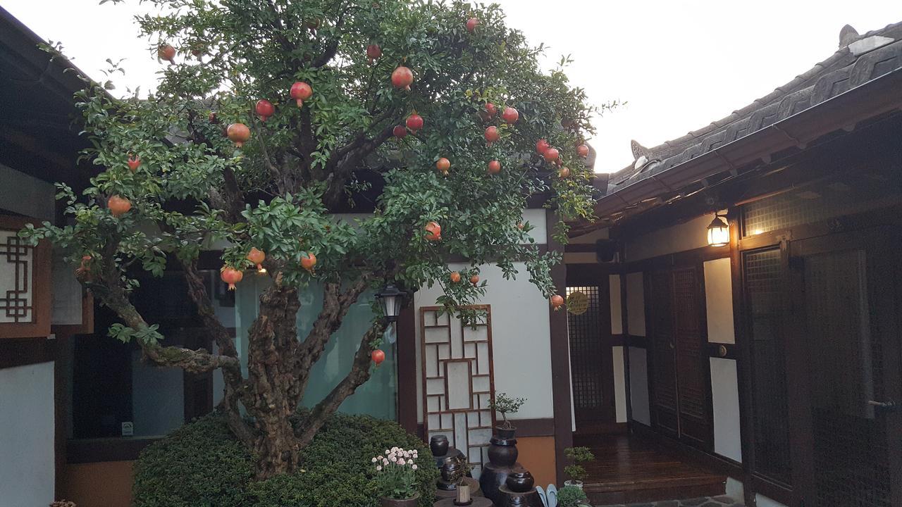 Inyeon Hanok Guesthouse Jeonju Bagian luar foto