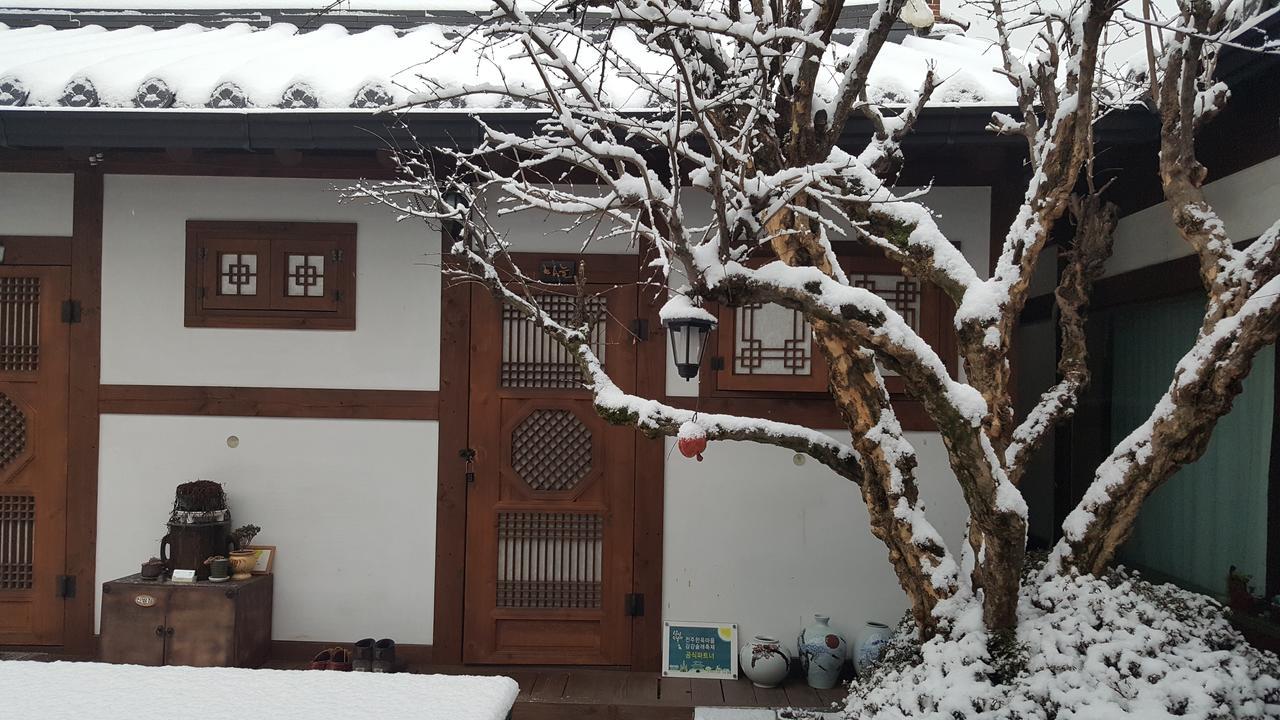 Inyeon Hanok Guesthouse Jeonju Bagian luar foto