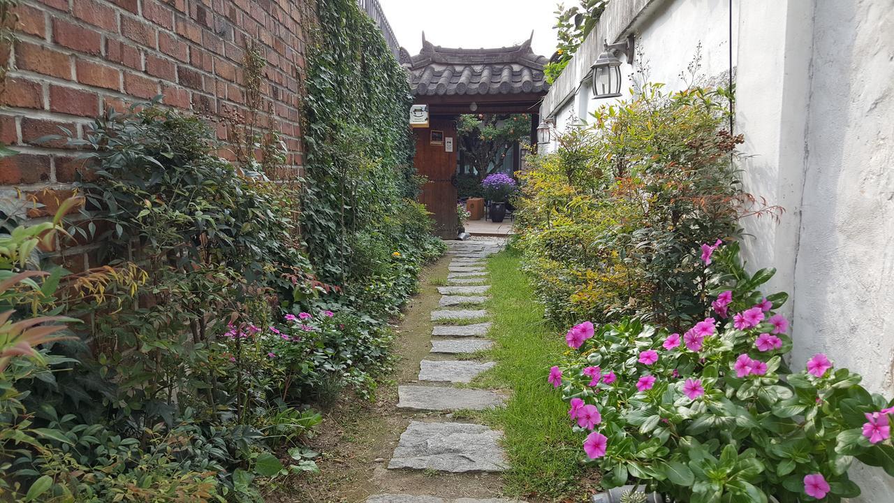 Inyeon Hanok Guesthouse Jeonju Bagian luar foto