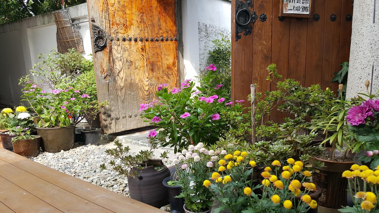 Inyeon Hanok Guesthouse Jeonju Bagian luar foto