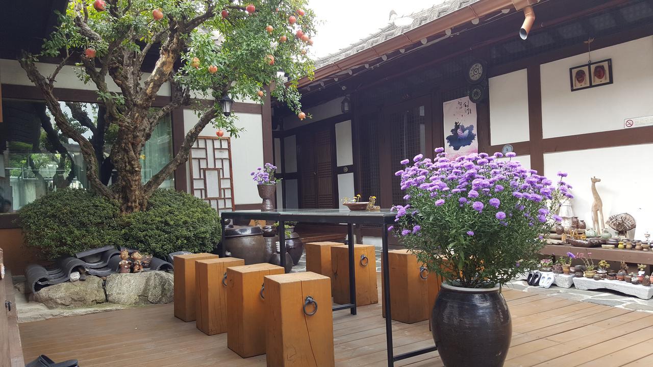 Inyeon Hanok Guesthouse Jeonju Bagian luar foto
